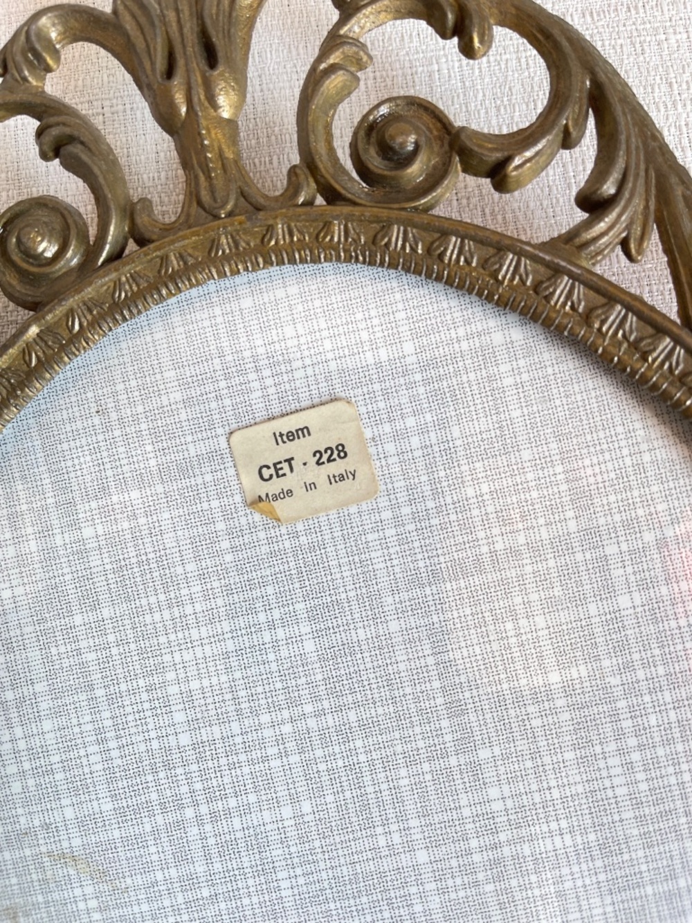 Ornate Oval Metal Wall Frame - Antique Brass - Picture 3 of 15